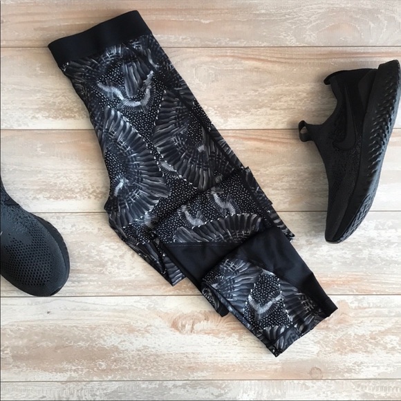 NWT Nike Pro Printed Women’s Tights - Picture 8 of 8